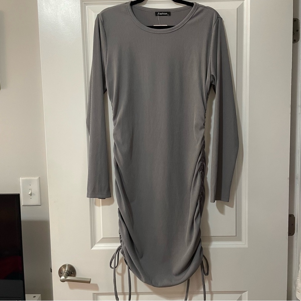 NWT FASHION GREY RUCHED LONG SLEEVE DRESS
